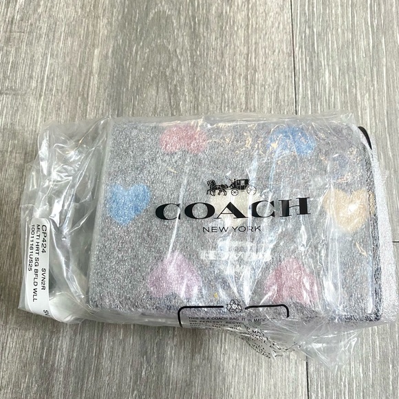 💕💟NWT COACH HEART PRINT BIFOLD WALLET SIGNATURE CANVAS LIMITED EDITION💕💟 - Picture 15 of 16